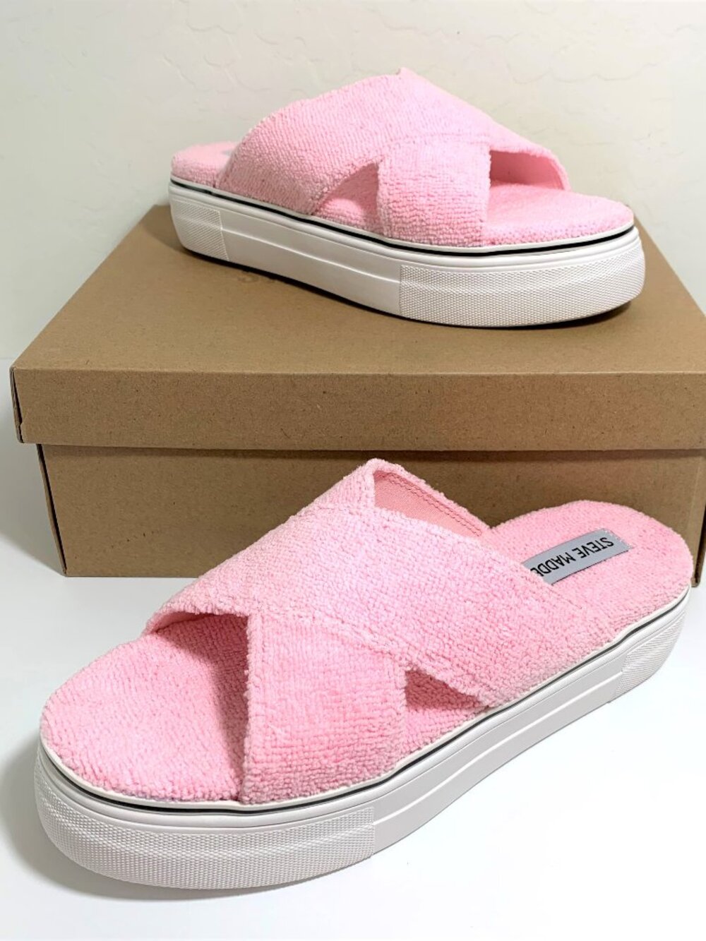 Steve Madden Rotation Platform Sandals Slip On Crisscross Pink Terry Size 8 NEW